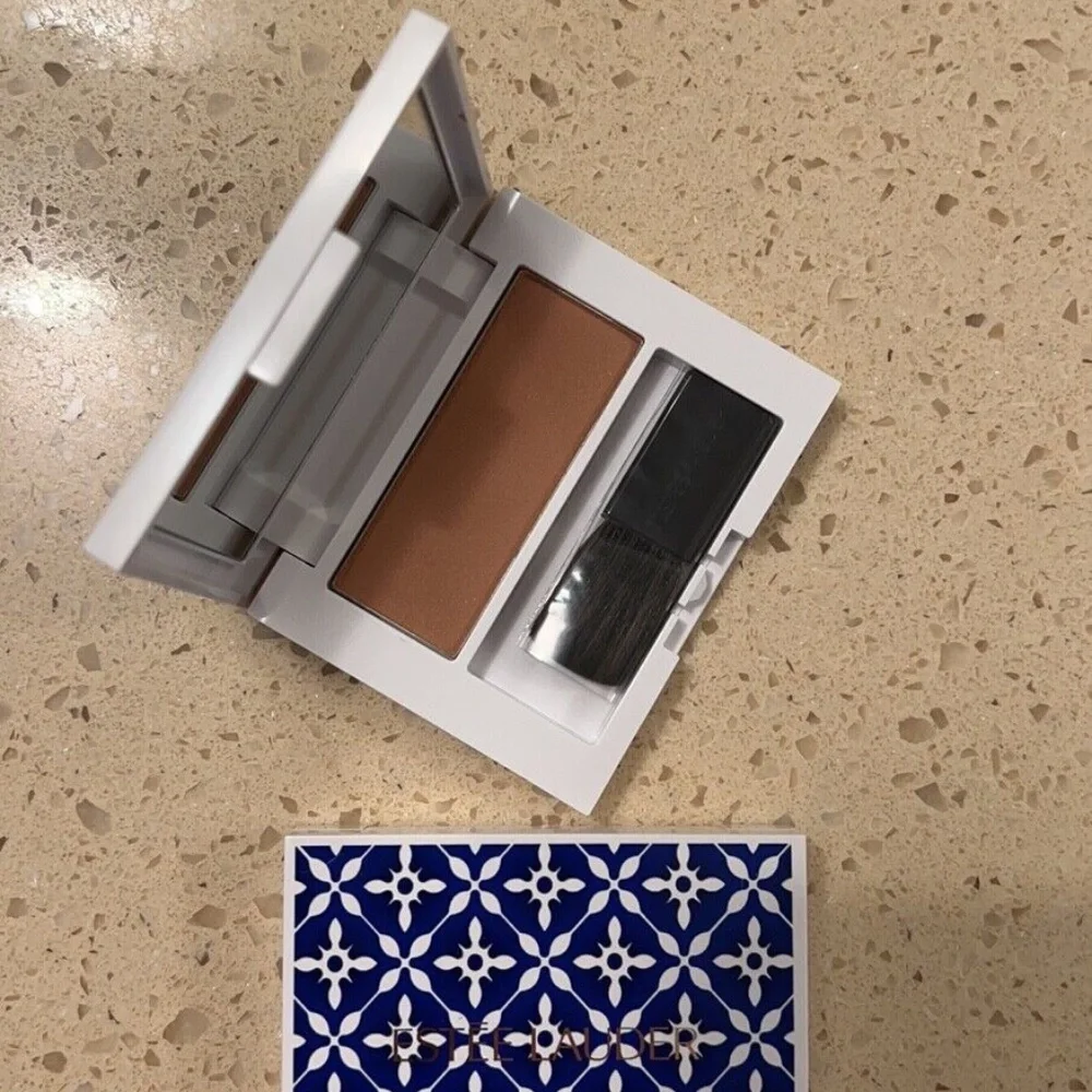 SET of 2 !!!  Estes lauder bronze goddess powder bronzer 02